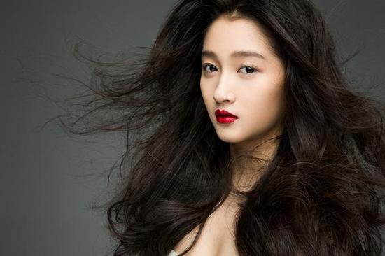 大长腿学霸美女关晓彤壁纸