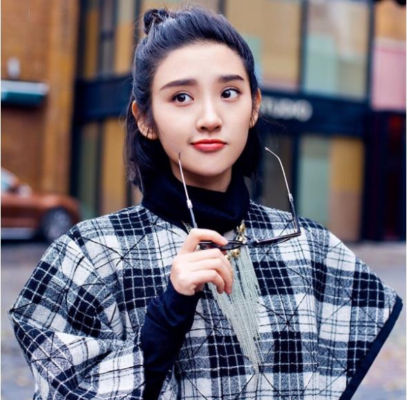 唐艺昕可爱甜美写真