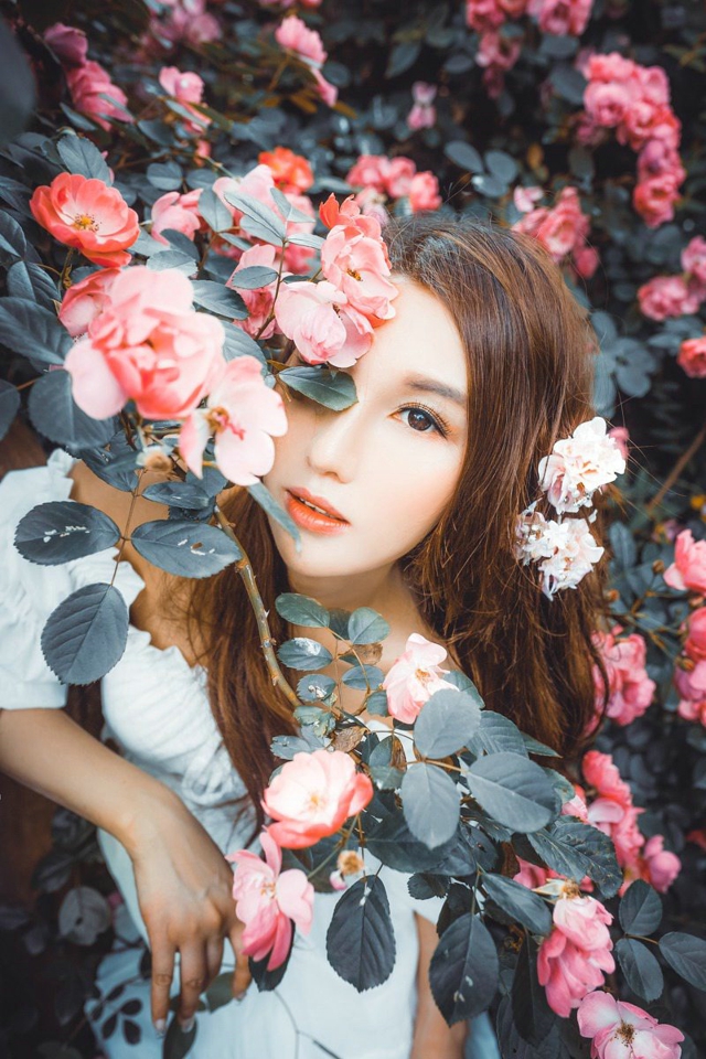 白衬衫女孩清新粉嫩唯美写真