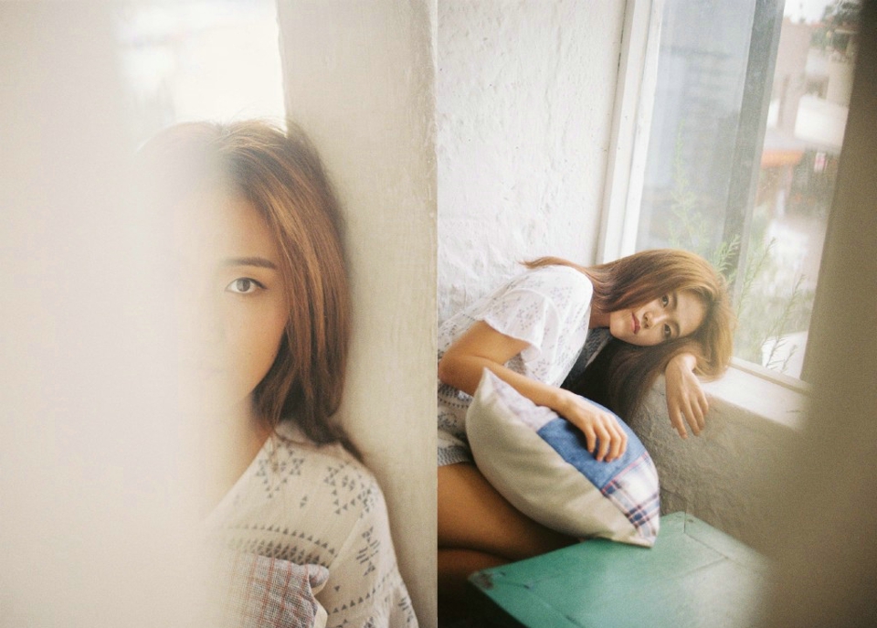 90后美女恬静自然户外养眼美图