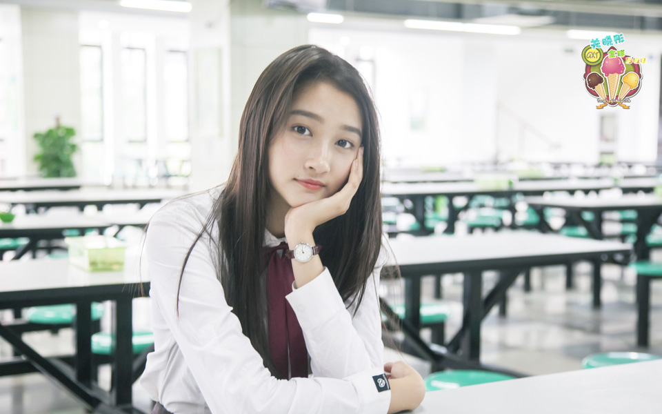 大长腿学霸美女关晓彤壁纸