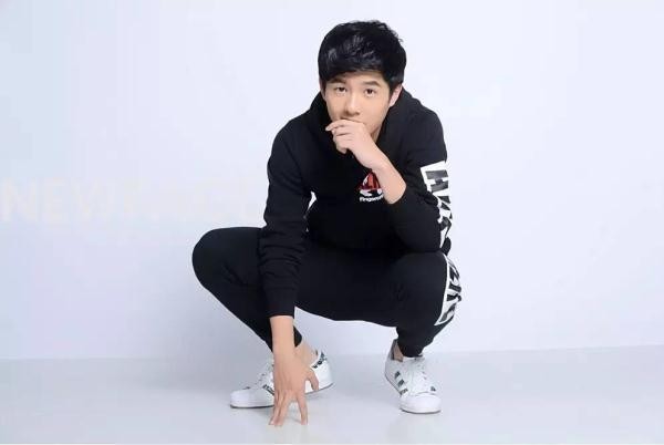 刘昊然个人杂志写真