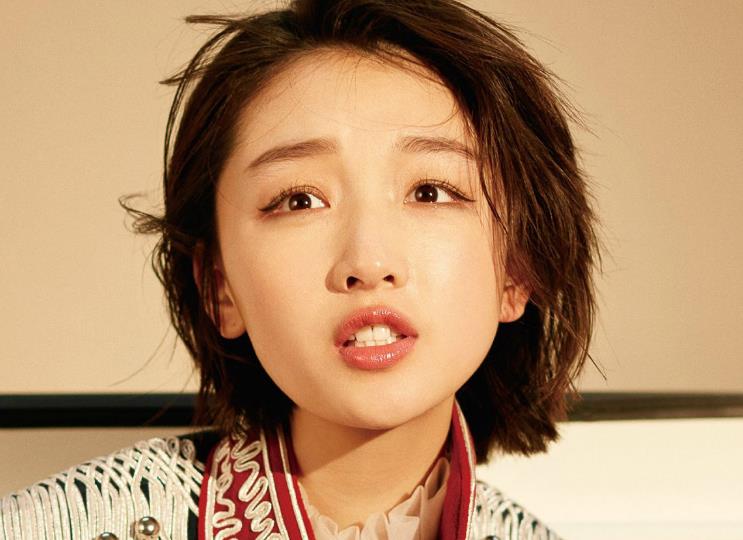 周冬雨可爱照片