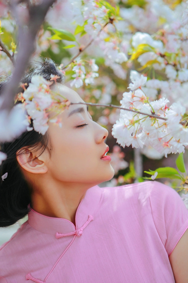 短发美女青春阳光时尚写真