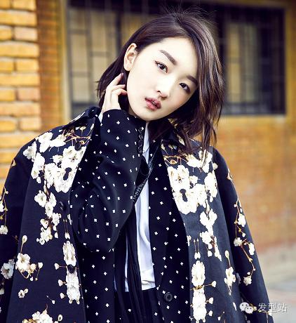 周冬雨清爽短发写真