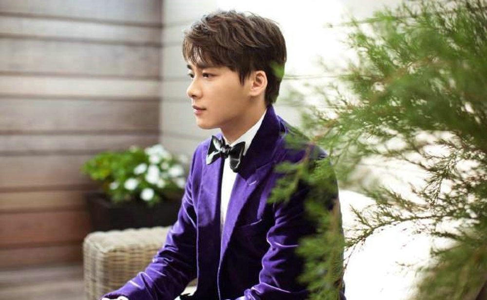 李易峰诠释华丽绅士风写真照