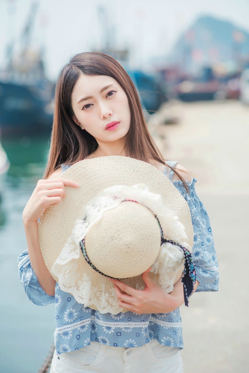 自由随性美女个性高傲阳光素颜写真