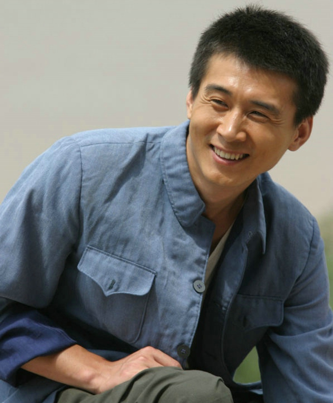 耿一正帅气男神痞气尽显