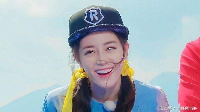 迪丽热巴奔跑吧  这位菇凉你是吃可爱长大的吗