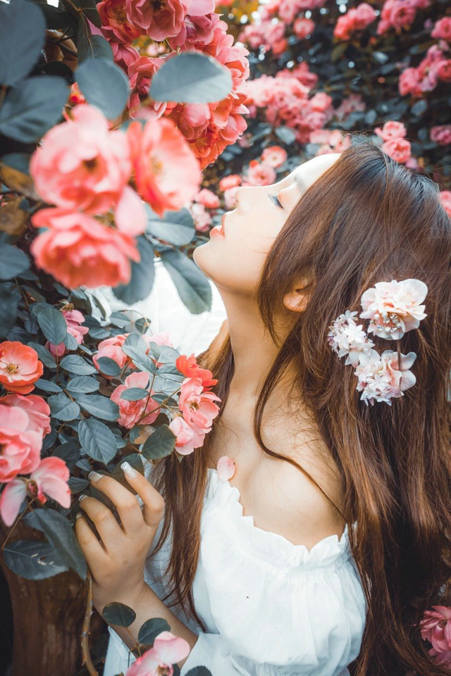 白衬衫女孩清新粉嫩唯美写真