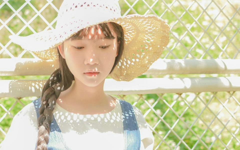 阳光下的氧气少女纯真娇美可人写真