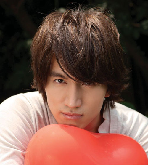 言承旭帅气写真图片