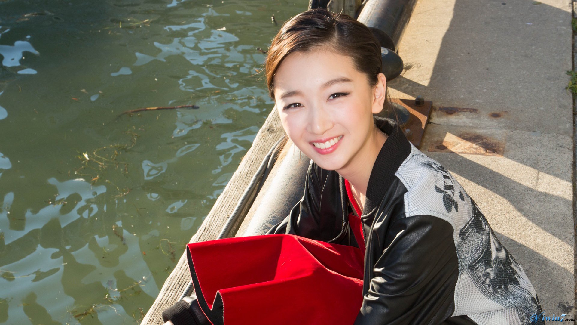 人气小花周冬雨随性图片