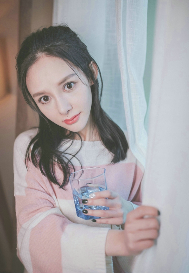 清纯领家妹妹户外清新粉嫩唯美写真