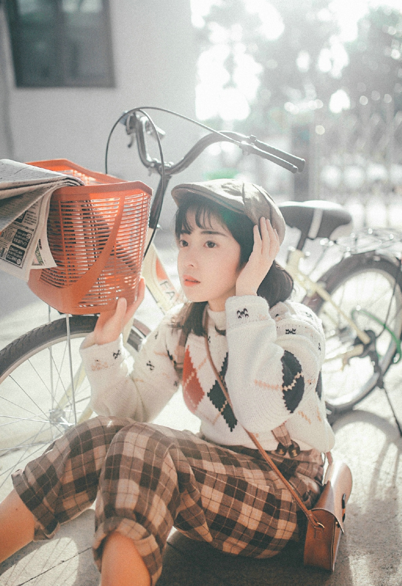 阳光下的可爱英伦范姑娘娇小玲珑