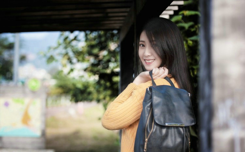 可爱甜美邻家女孩写真图片