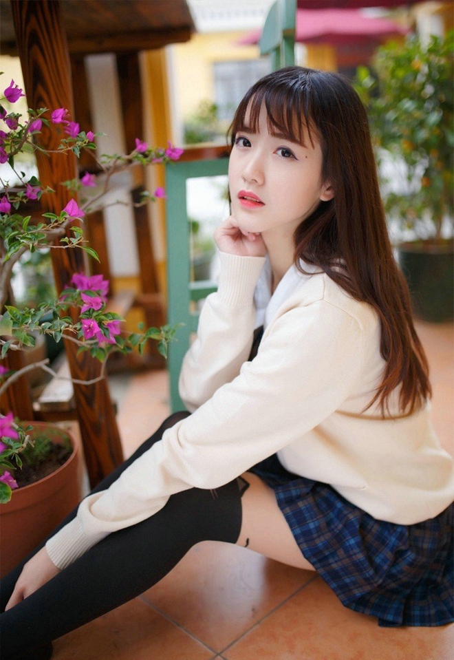 秀气艺术学院日系美女