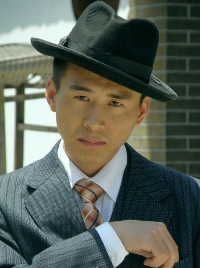 耿一正帅气男神痞气尽显