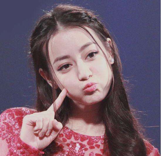 迪丽热巴奔跑吧  这位菇凉你是吃可爱长大的吗