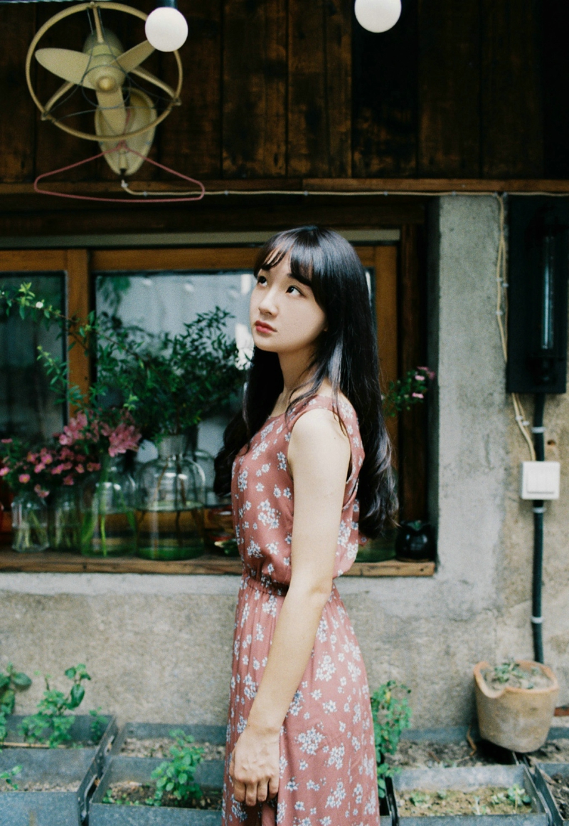 日系萌妹子清新甜美微笑可人写真