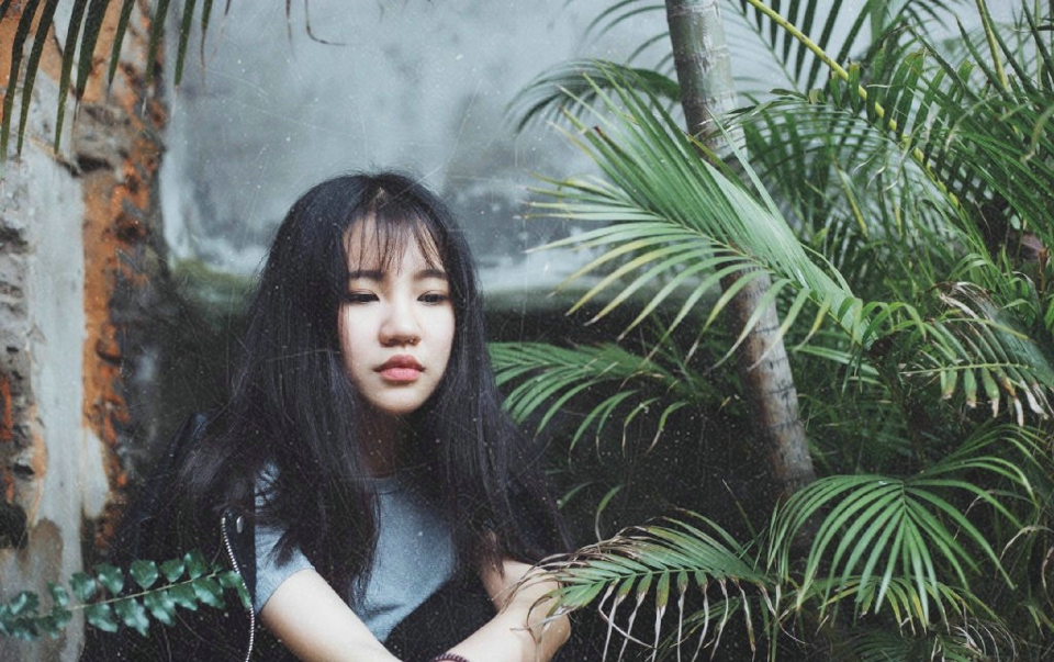 帅气皮衣美女率性随性养眼写真