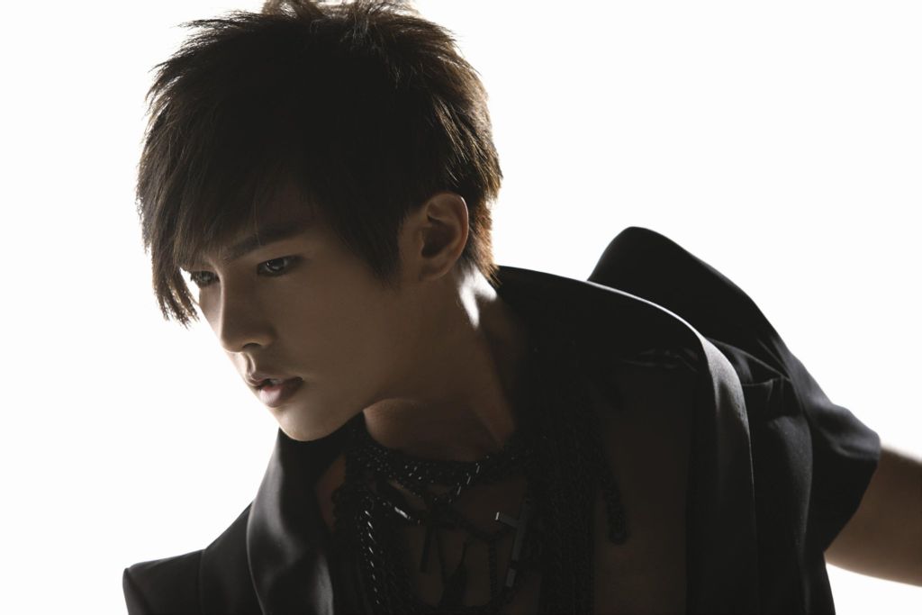 炎亚纶迷幻个人写真