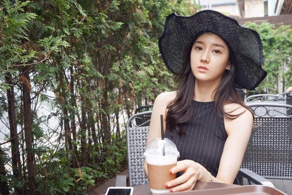 韩国美女Sojin生活自拍照气质迷人