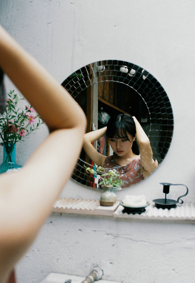 日系萌妹子清新甜美微笑可人写真