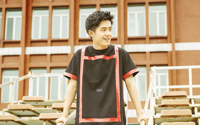 阳光男孩刘昊然壁纸