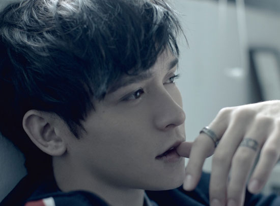 阳光男孩倪安东个人写真