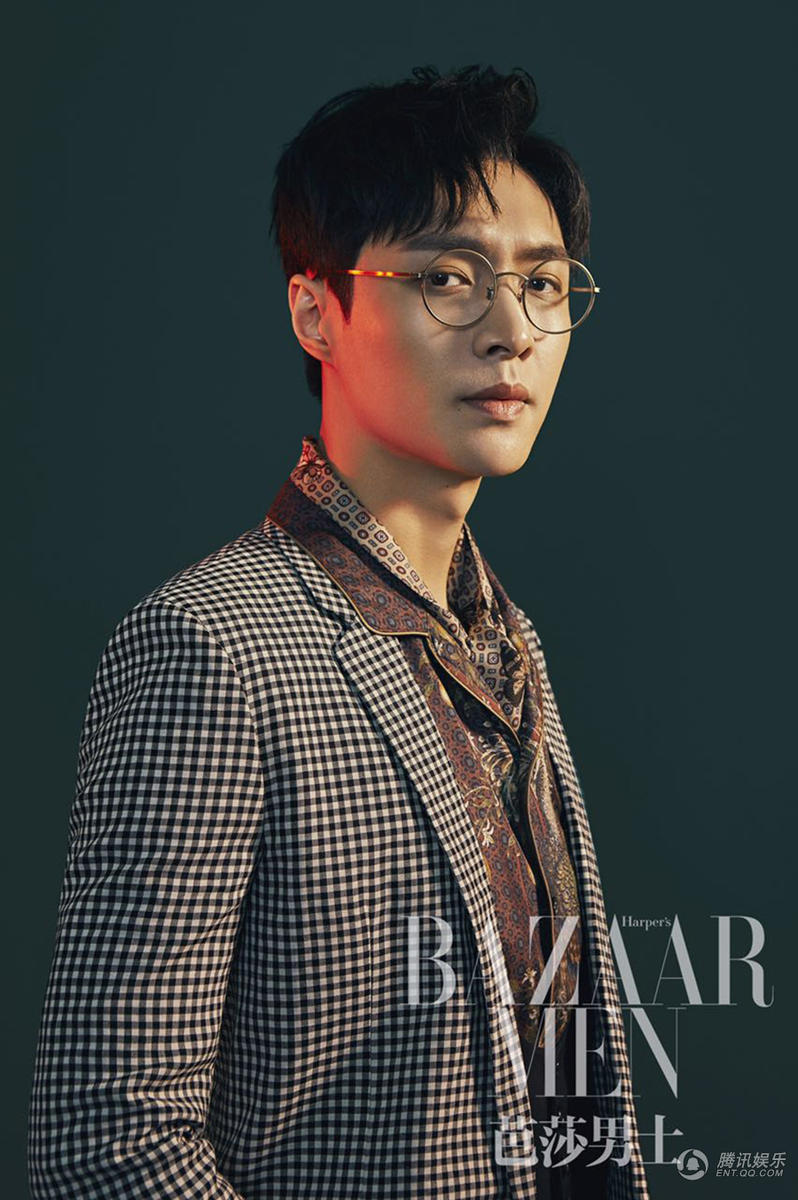 张艺兴帅气写真照