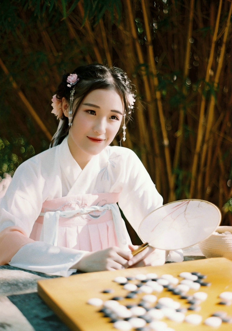 清新少女古装粉嫩静谧宜人