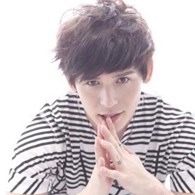 阳光男孩倪安东个人写真