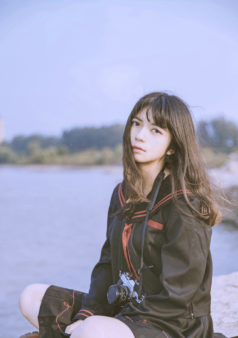 甜美日系美女卷发精致五官清新怡人