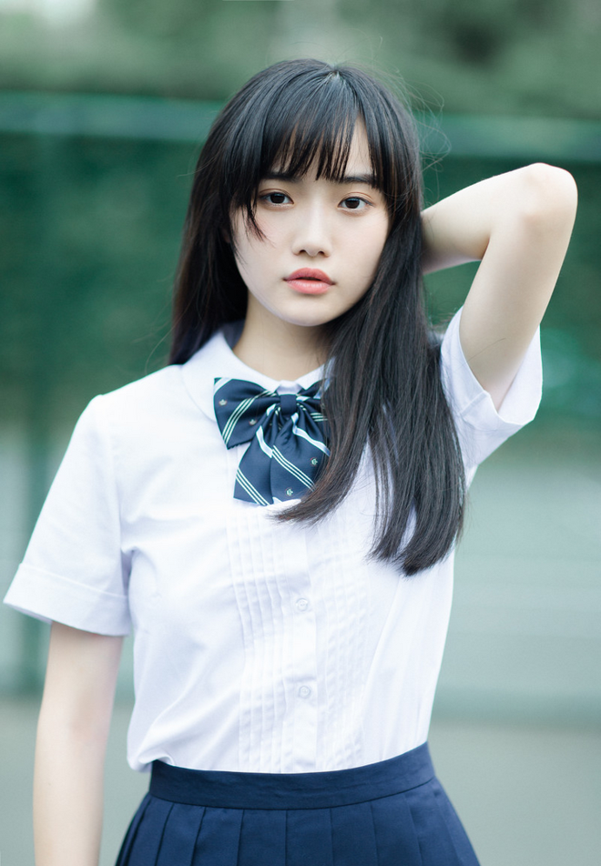 校园素颜天然萌美女写真