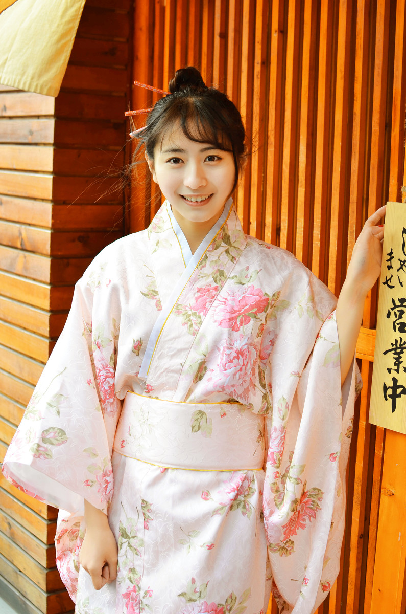 日本素颜和服美女夏日祭甜美迷人写真