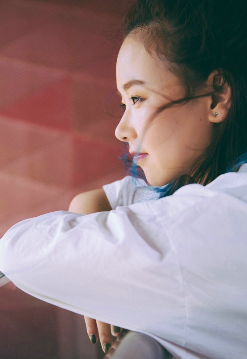 葡萄园内的清新气质美女养眼气质写真