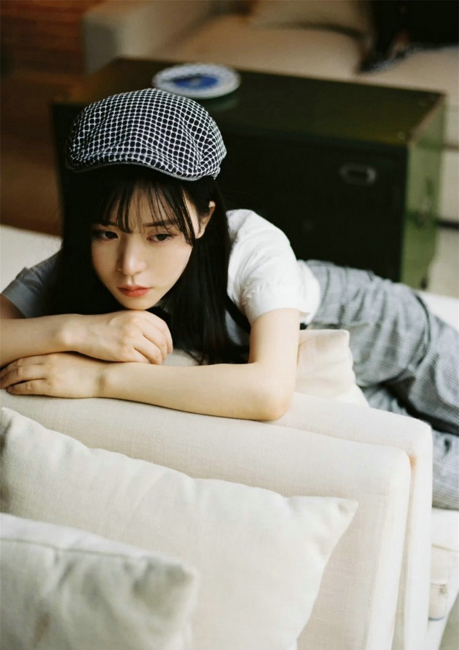 逛书店清纯阳光可爱校园美女