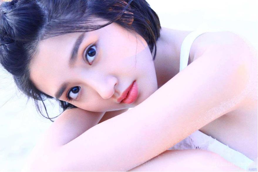 唐艺昕可爱甜美写真