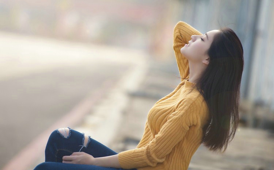 可爱甜美邻家女孩写真图片