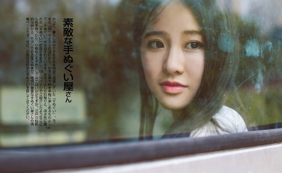 列车上的清纯漂亮少女笑脸阳光写真