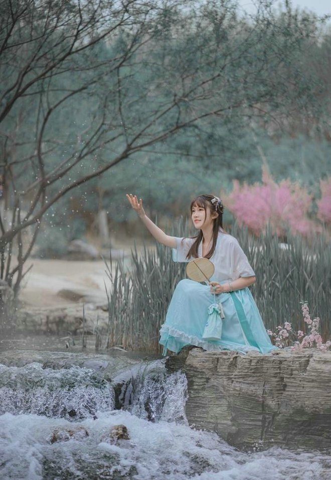 优雅古典小美女细腻容颜