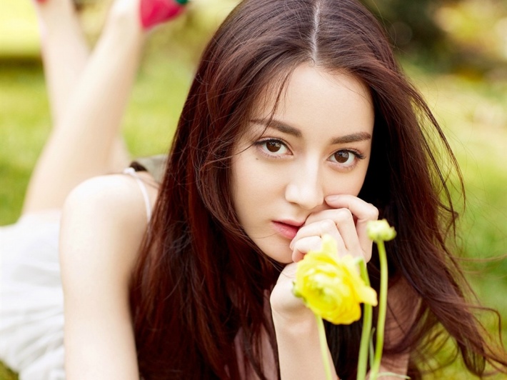 气质美女迪丽热巴写真壁纸