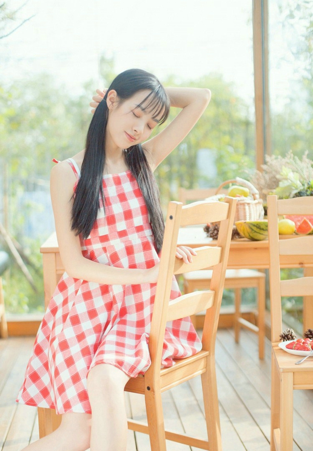 清纯活泼甜美草莓味马尾女生