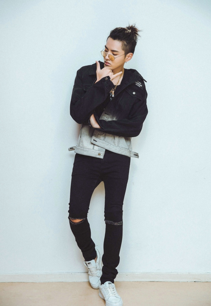 吴亦凡菠萝头气质时尚写真