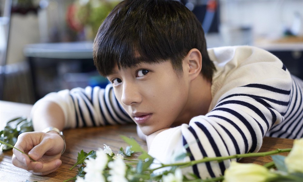 刘昊然个人杂志写真