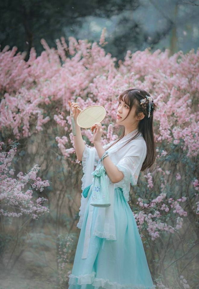 优雅古典小美女细腻容颜