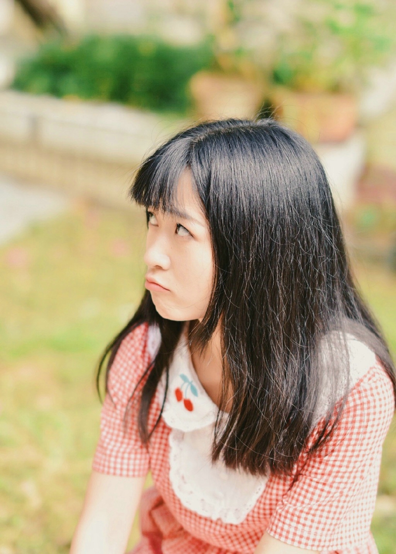 私房森系中分美女柔美温柔写真