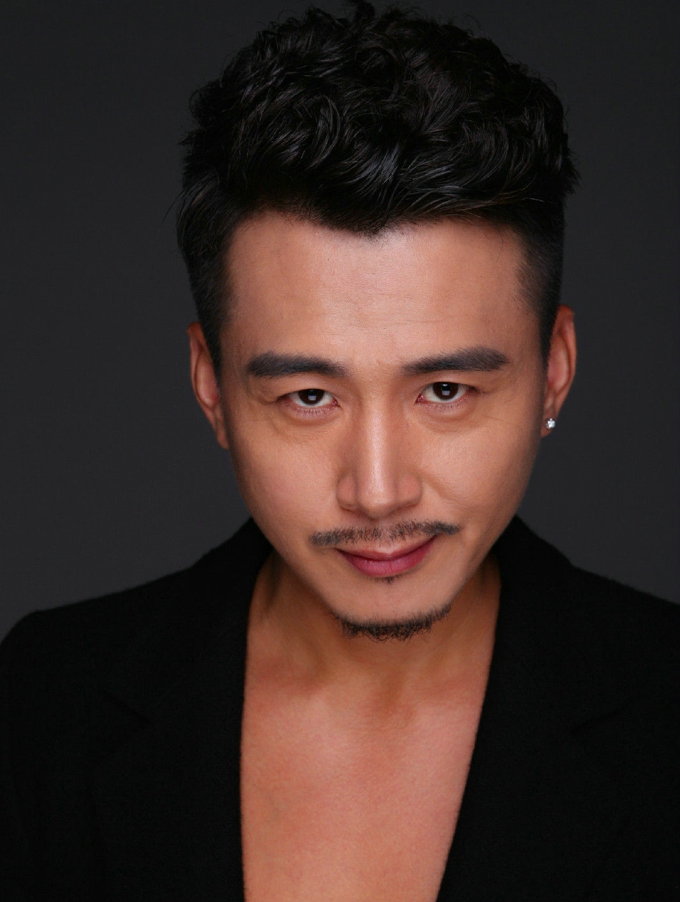 耿一正帅气男神痞气尽显