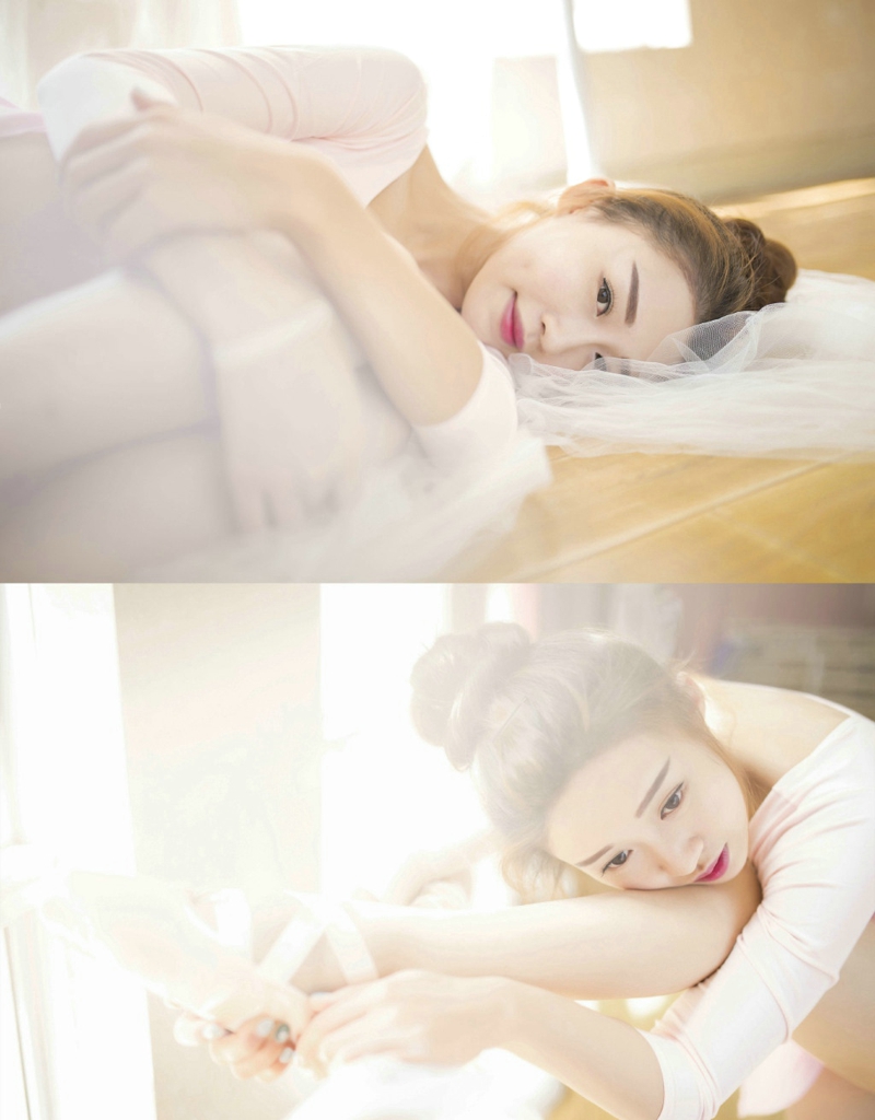 清纯背带裤美女吐舌卖萌可爱纯真